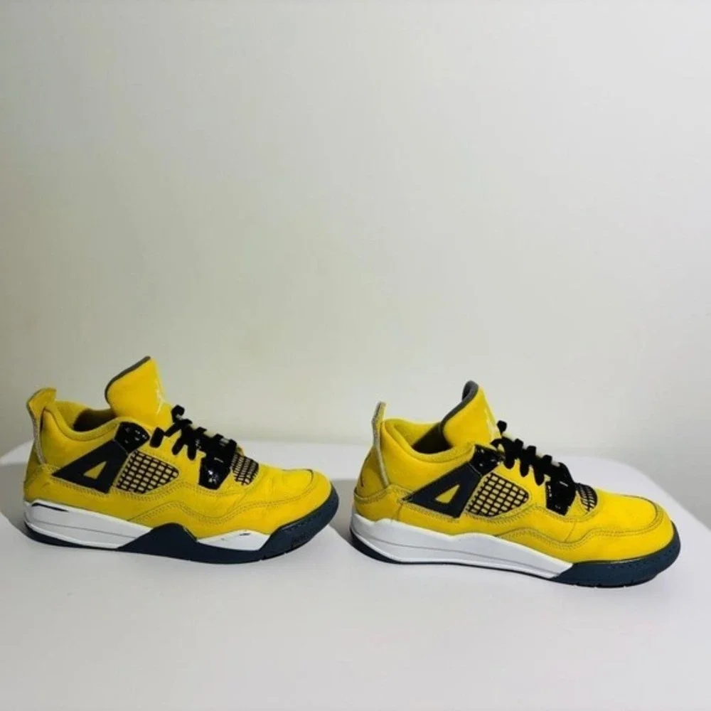 Nike‎ Air Jordan 4 Retro Lightning Sneakers Yellow BQ7670-700 2Y